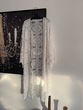 Source Unknown White Lace Kimono Cover